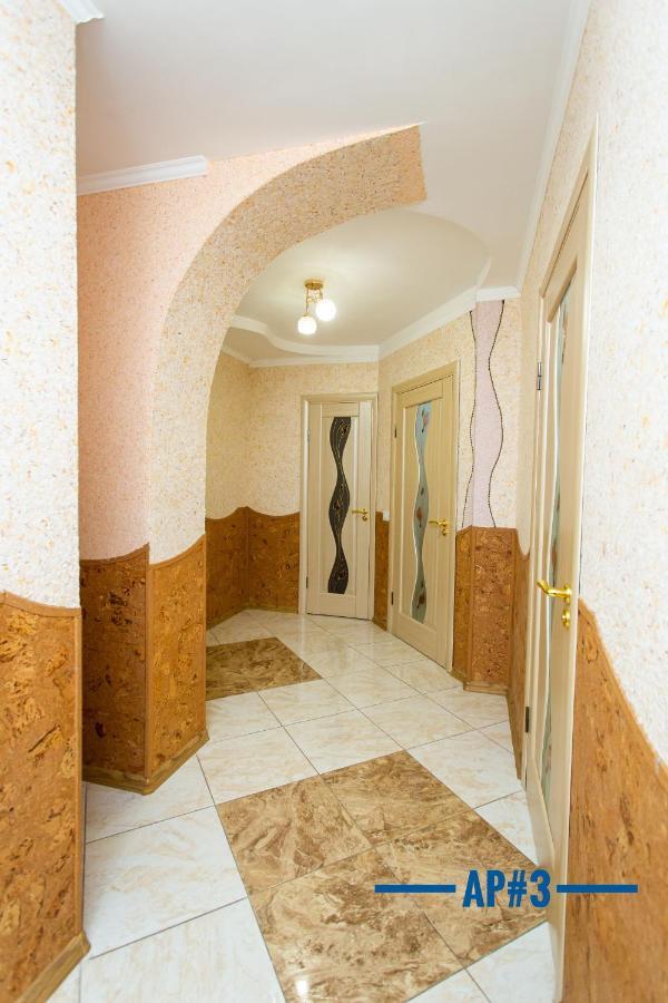 Центр. Хмельницького. 2 Спальні Ternópil Exterior foto